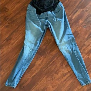 Maternity jegging size 10